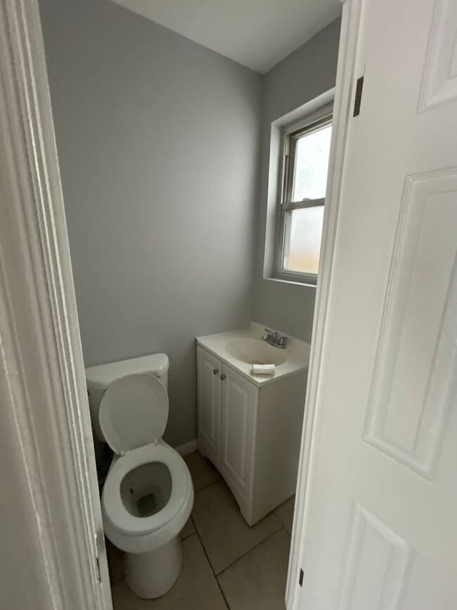 Photo - 24 E Abbottsford Ave