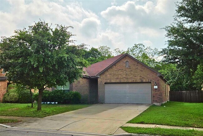 Photo - 1121 Hyde Park Dr House