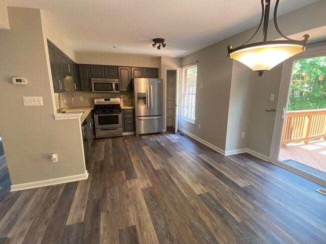 Building Photo - 754 Pine Drift Dr