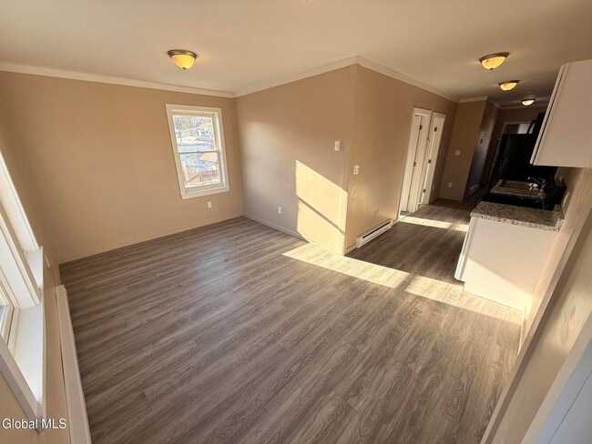 Photo - 92 Main St Unit Upper