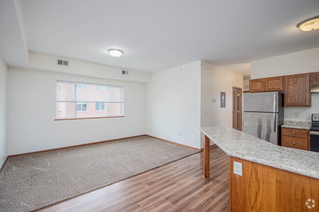 3 habitaciones, 1 baño - 780 pies cuadrados - Sala de estar - Bunting Lane Apartments