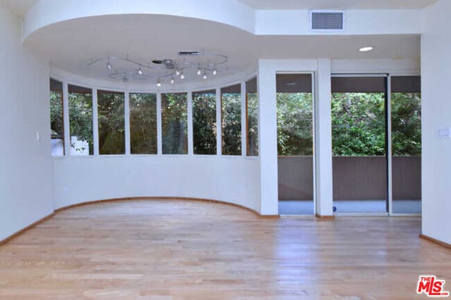 Photo - 10045 Reevesbury Dr