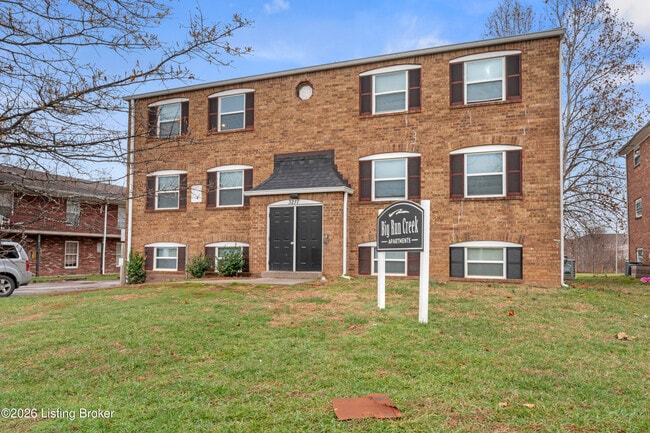 Building Photo - 3217 Fordhaven Rd Unit 5