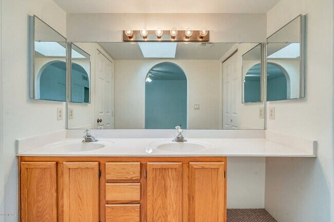 Photo - Charming 3 Bedroom 2 & 1/2 Bath Sante Fe H...