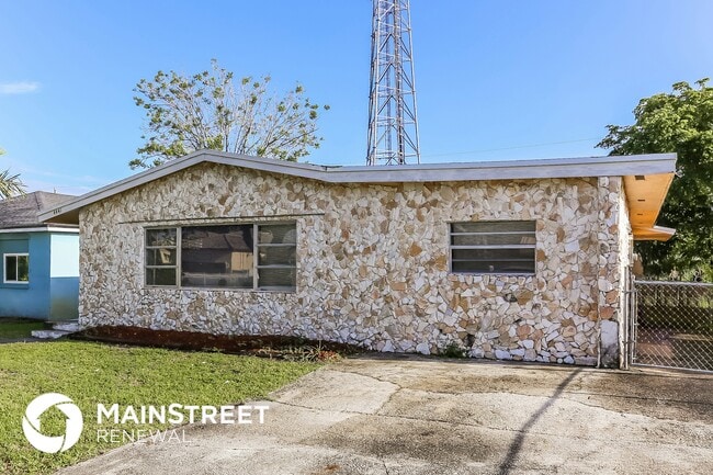 Photo - 4441 SW 18th St Casa