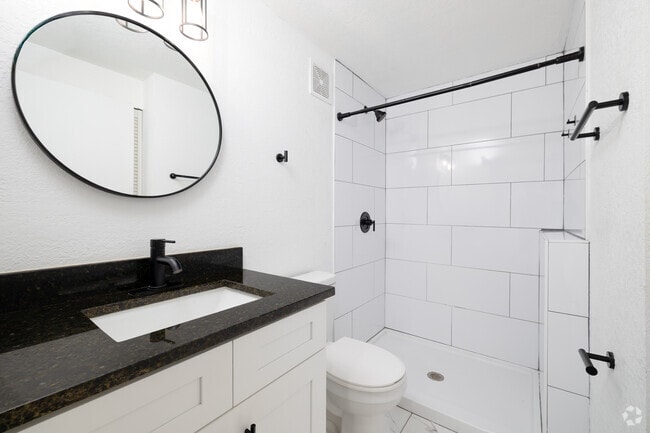 2BR, 1BA - 875SF - Bathroom