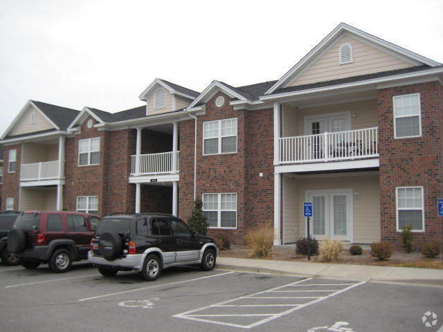 Building Photo - FIRST FLOOR, 3 BEDROOM, 2 BATH UNFURNISHED... Rental
