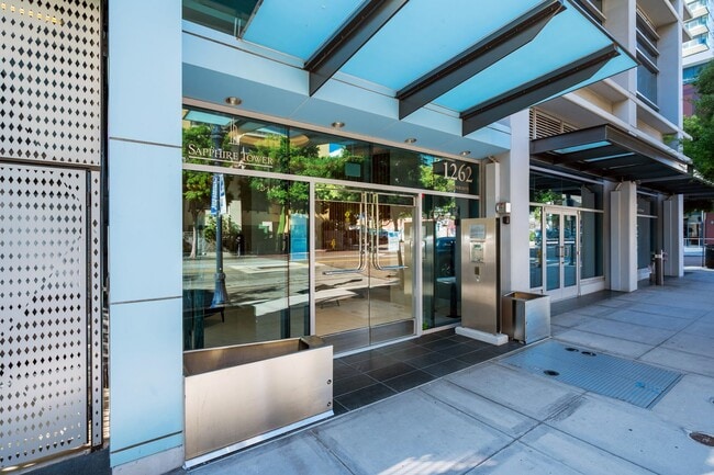 Photo - Spectacular Little Italy 2-Bedroom at Sapphire Tower! Small Pet Ok! Available Now! Unidad 801