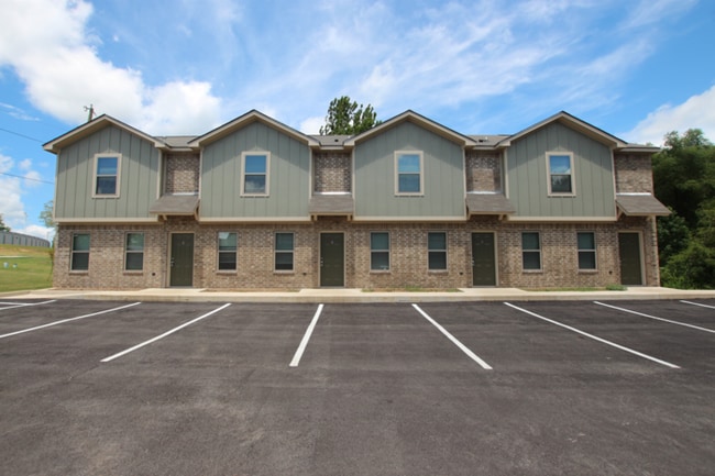 Building Photo - Tour Today! 2 Bed 1.5 Bath Townhome! Lindale ISD!