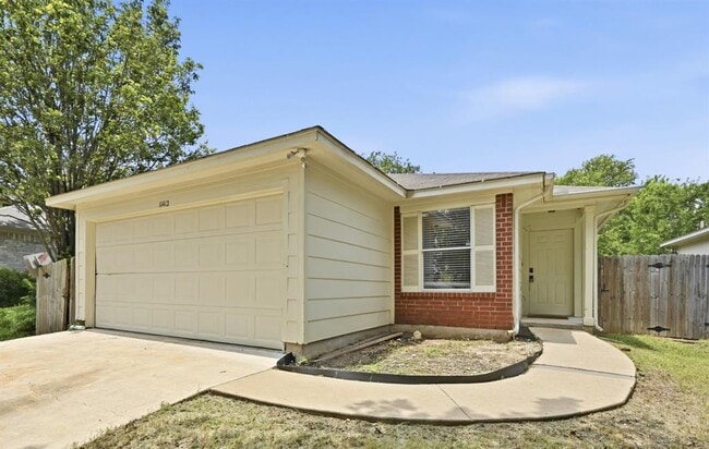 Building Photo - 11412 Robert Wooding Dr