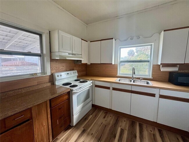 Photo - 15 S Hillsborough Ave