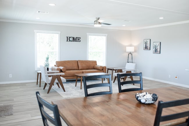 Photo - 6105 E McKinney St