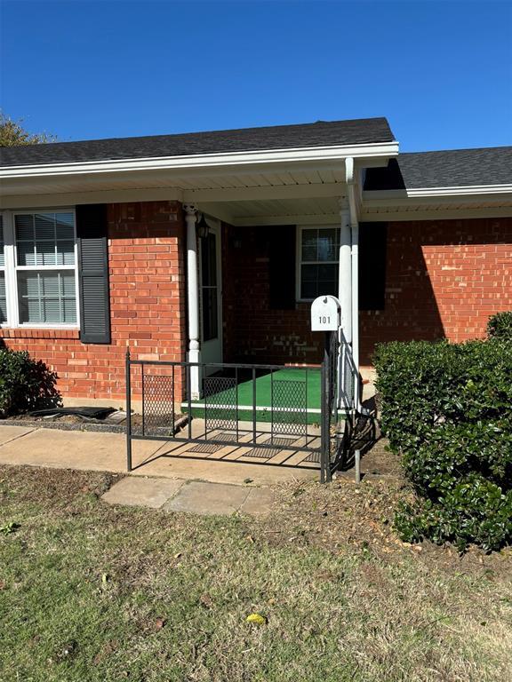 Photo - 101 E Ridge Rd