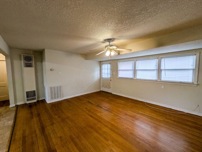 Photo - 306 Bridal Wreath Ave