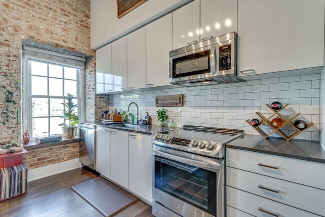 Photo - Stunning Partly Furnished Studio in Old Town Alexandria