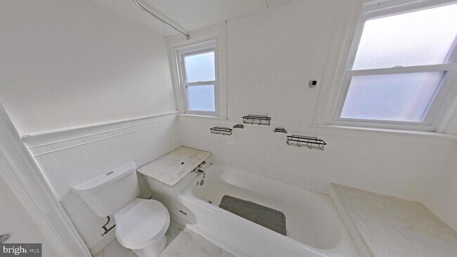 Photo - 6237 Carpenter St