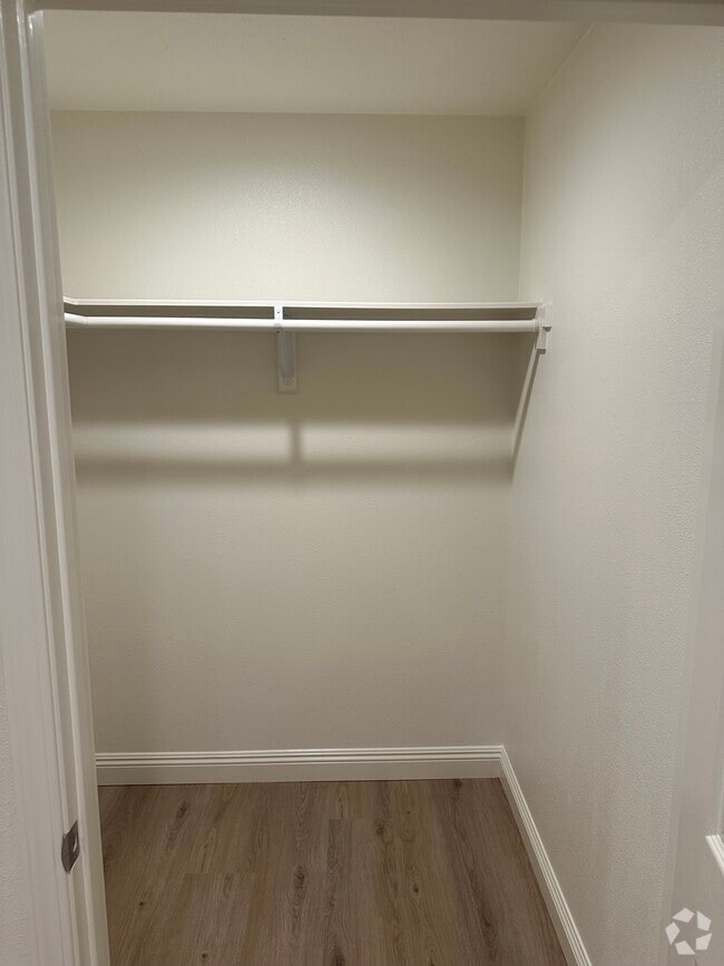 Building Photo - 1711 Firethorne Plz Unit Rosalva Rental