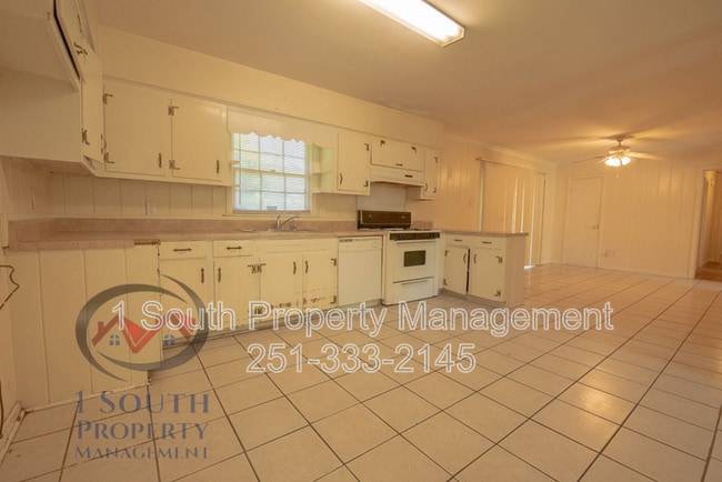 Photo - 5520 Vienna Ave