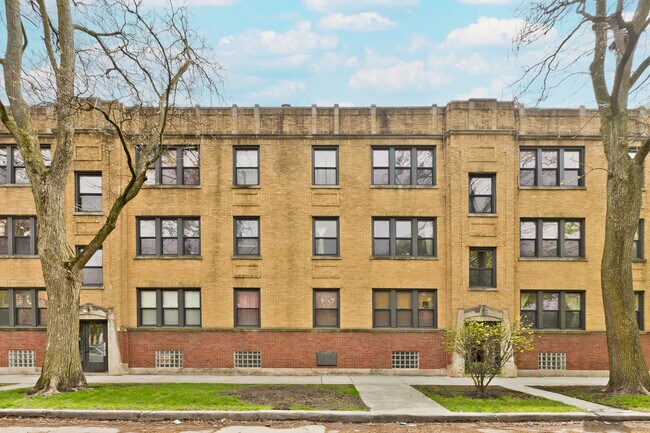 Photo - 2723 W Wellington Ave Apartments Unit 3