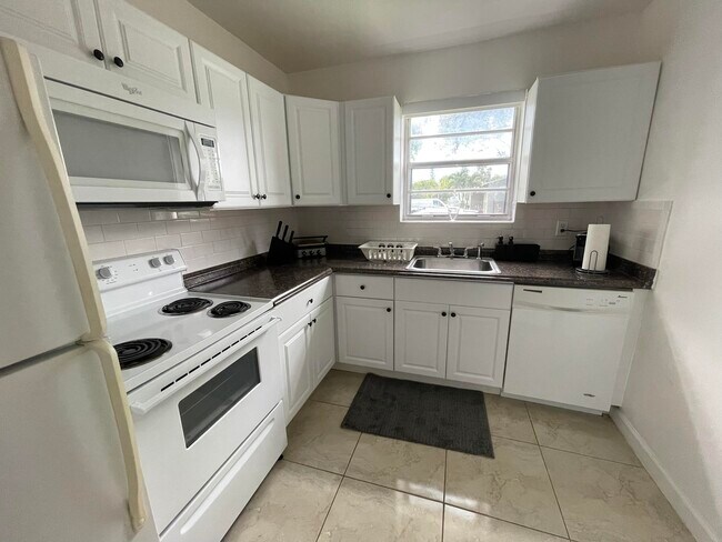 Photo - 1401 N 16th Ct