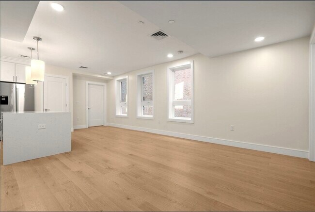 Photo - 301 Border St Unit 402