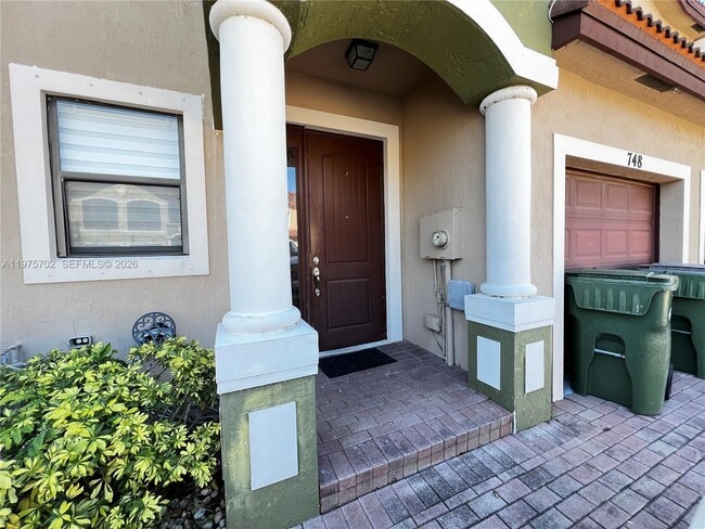 Photo - 748 NE 34th Ave