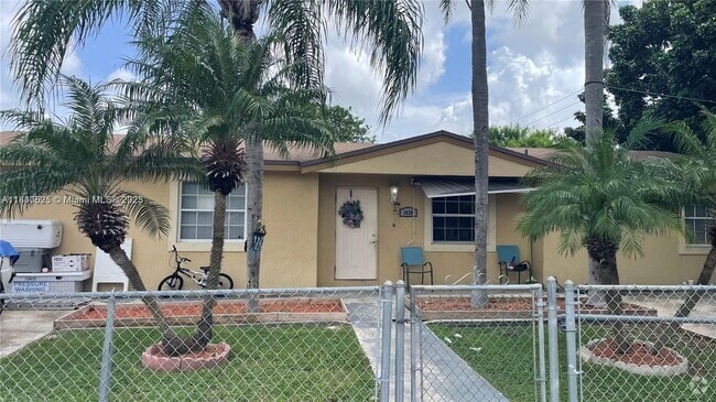 Building Photo - 14301 SW 289th St Rental