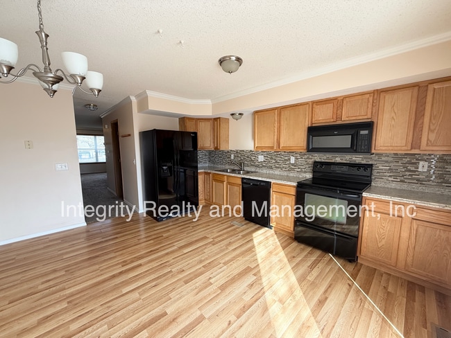 Photo - 2088 Oakcrest Cir