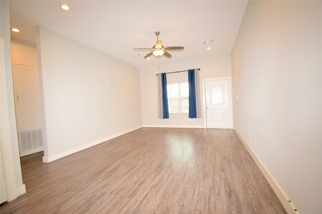 Photo - 3241 Dixie Dr