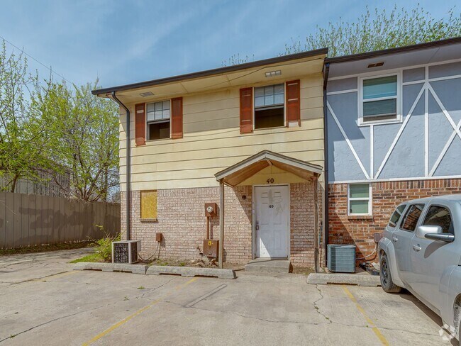 Building Photo - MOVE IN SPECIAL NO DEPOSIT IF LEASED BY JU... Unit 40 Rental