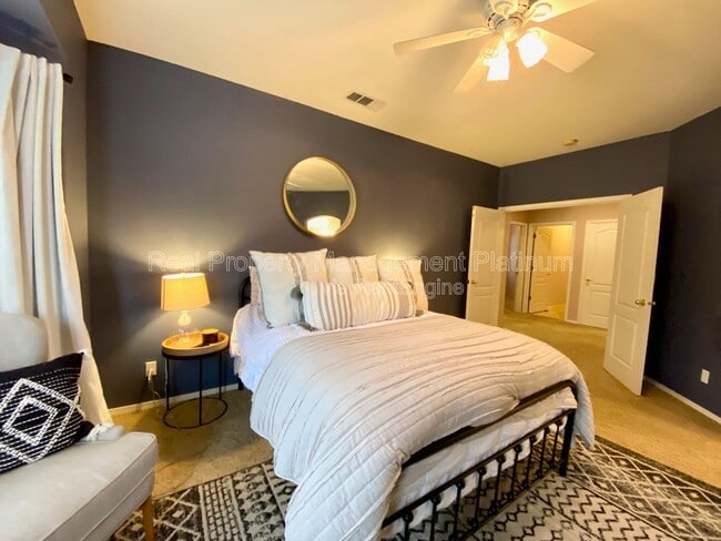 Photo - 4872 N Crestmoor Ave