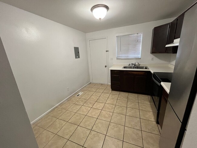 Photo - Great 2 bedroom 1 bathroom Provo Apartment Unit 2116