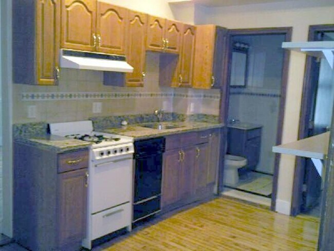 No Brokers Fee. No Security Deposit, Laund... - No Brokers Fee. No Security Deposit, Laund...