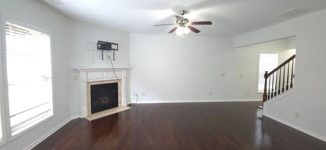 Photo - Elegant Modern Living Near Halcyon & Avalon