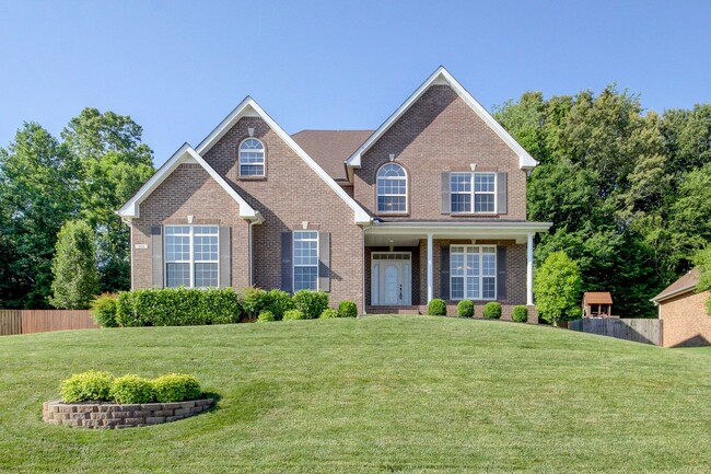 Building Photo - Four Bedroom with Bonus!