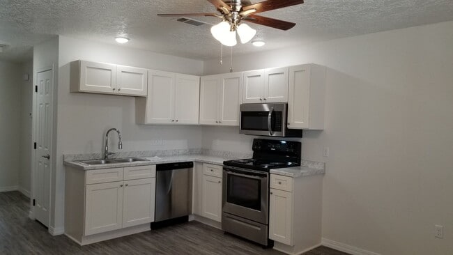 Photo - NEW LUXURY ONE BEDROOM APARTMENT UNFURNISHED Unit 2501-Q