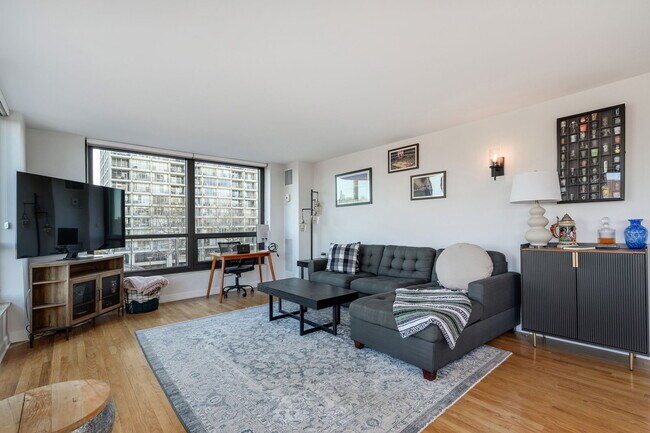 Photo - 2020 N Lincoln Park W Unit 3G