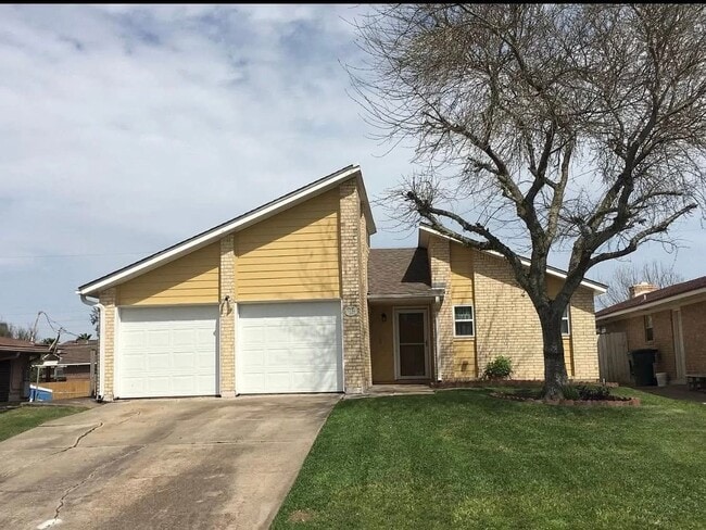 Building Photo - 3110 Kleinmann Ave