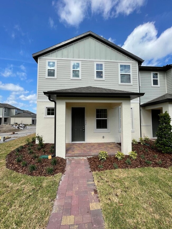 Building Photo - Price Drop! Spacious 3 Bedroom, 2.5 Bath T... Rental