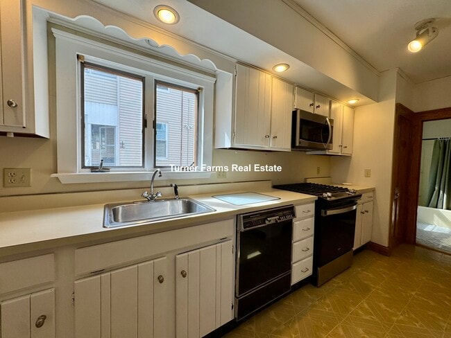 Photo - 80 Curtis St Unit House