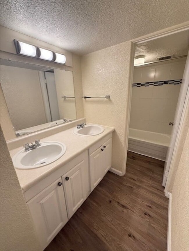 The Lanai Apartments