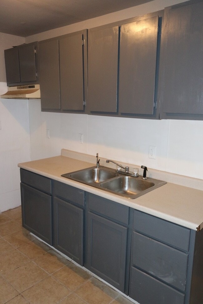 Photo - BEAUTIFUL HOME LOCATED CLOSE TO EVERYTHING WITH GARAGE!