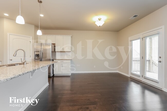 Photo - 4002 Grapevine Loop