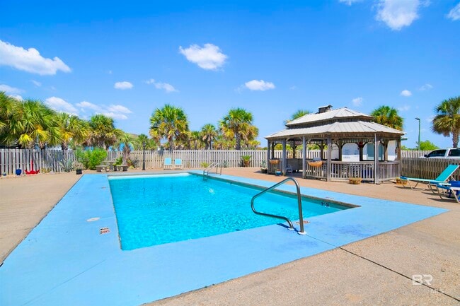 Photo - 554 E Beach Blvd
