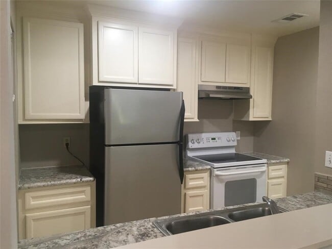 Photo - 3500 Tangle Brush Dr Unit 117