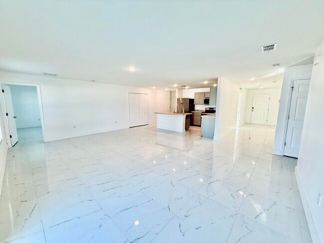 Photo - 205 SW Chelsea Terrace