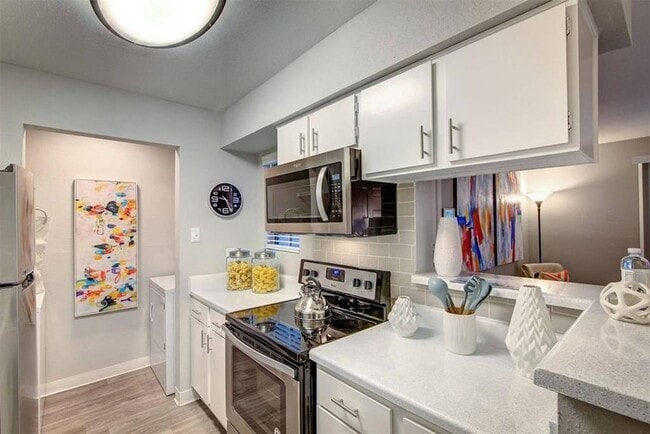 Building Photo - 2701 W Bellfort Ave Unit 215 Rental