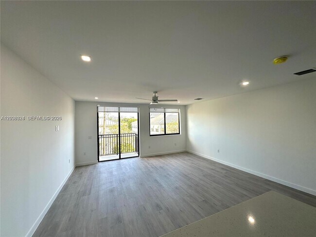 Photo - 20 NE 19th Ave Unit 213