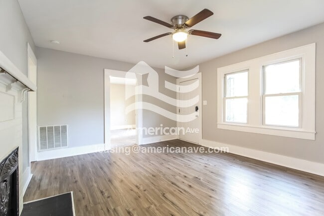 Photo - 105 Phillips St