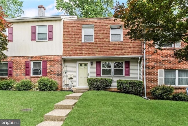 Photo - 372 Wells Terrace Townhome